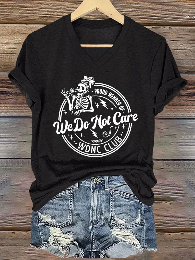 V-Neck Retro Funny Proud Member Of WDNC Club We Do Not Care Menopause Perimenopause Print T-Shirt