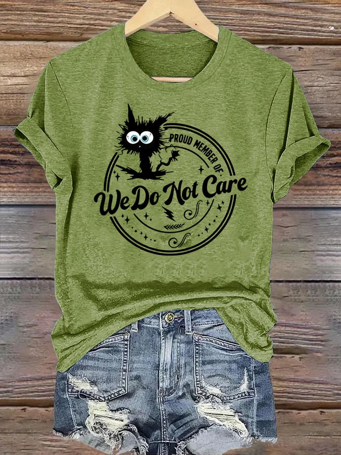 Retro Funny Proud Member Of  Club We Do Not Care Menopause Perimenopause Print T-Shirt